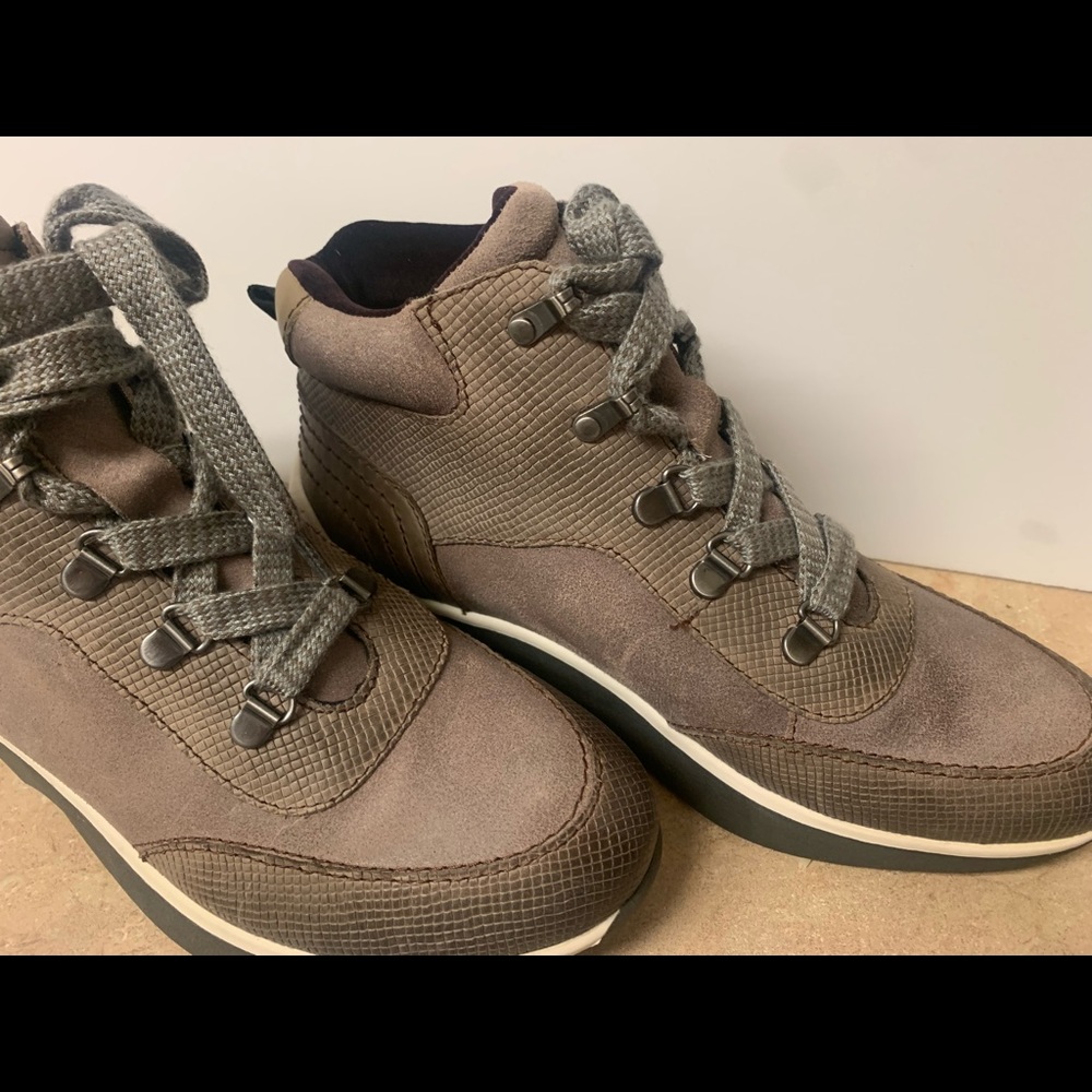 OTBT Hiking Style Shoes - Picture 3 of 7